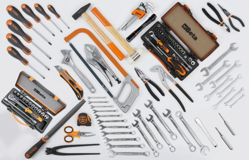 5915VU/5 - Assortment of 111 tools