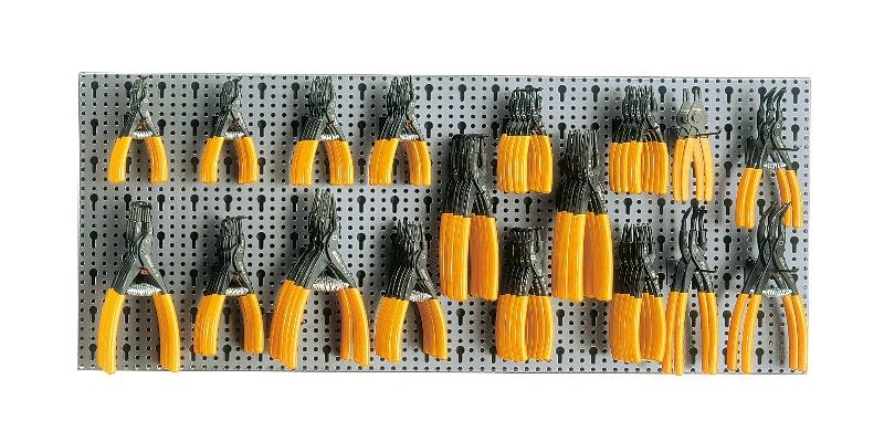 6600 M/230 - Assortment of 78 tools, with hooks without panel