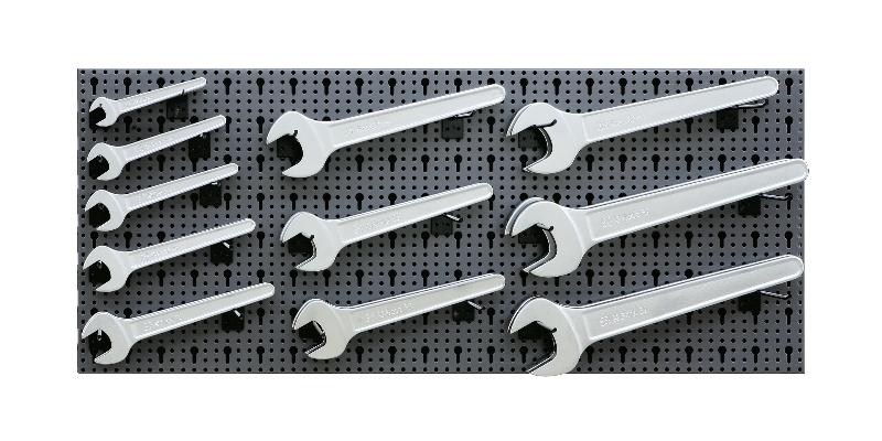 6600 M/27 - Assortment of 25 tools, with hooks without panel