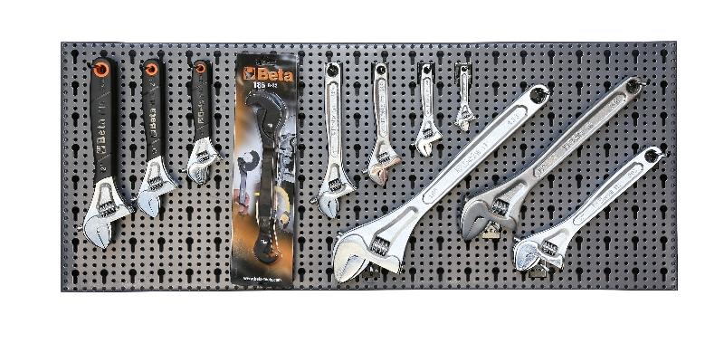 6600 M/33 - Assortment of 37 tools, with hooks without panel